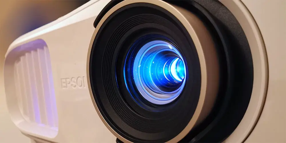 Epson Home Cinema 3800 Review (4K 3LCD Projector)